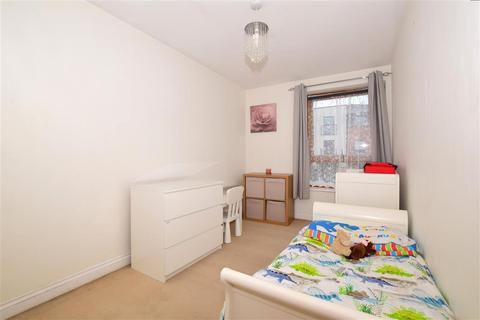 60 Watney Close, Purley, CR8 4BS
