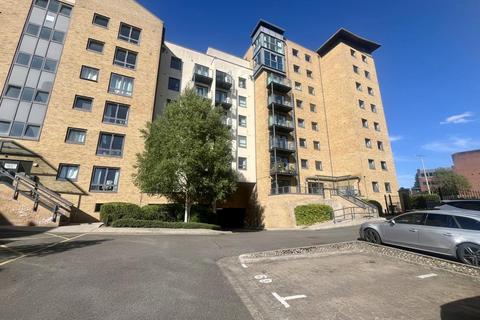 2 bedroom apartment to rent, Woking,  Surrey,  GU21
