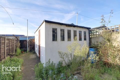 77 Crescent Avenue, Grays, RM17 6AZ