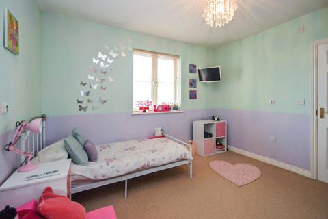 8, Springwater House, 8 Swan Close, Swindon, SN3 4QB