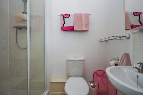 8, Springwater House, 8 Swan Close, Swindon, SN3 4QB
