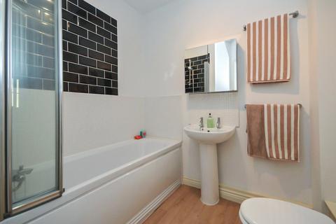 8, Springwater House, 8 Swan Close, Swindon, SN3 4QB