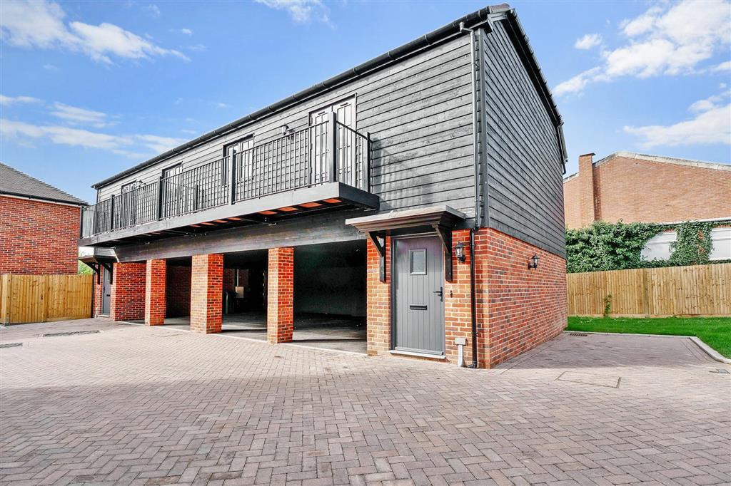 Three Fields Road, Tenterden, Kent 1 bed coach house £69,000