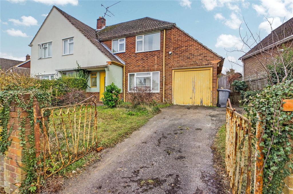 Juniper Way, Tilehurst, Reading, RG31 3 bed semidetached house £350,000