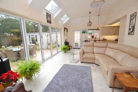 17 Apple Tree Grove, Ferndown, BH22 9LA