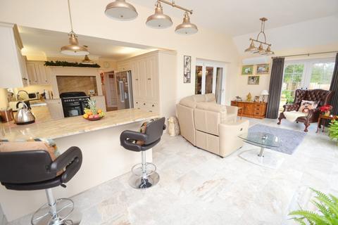 17 Apple Tree Grove, Ferndown, BH22 9LA