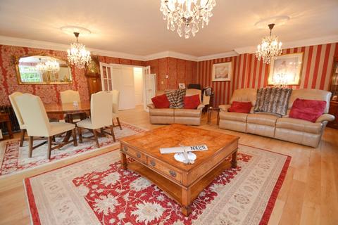 17 Apple Tree Grove, Ferndown, BH22 9LA