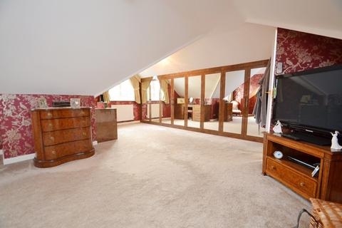 17 Apple Tree Grove, Ferndown, BH22 9LA