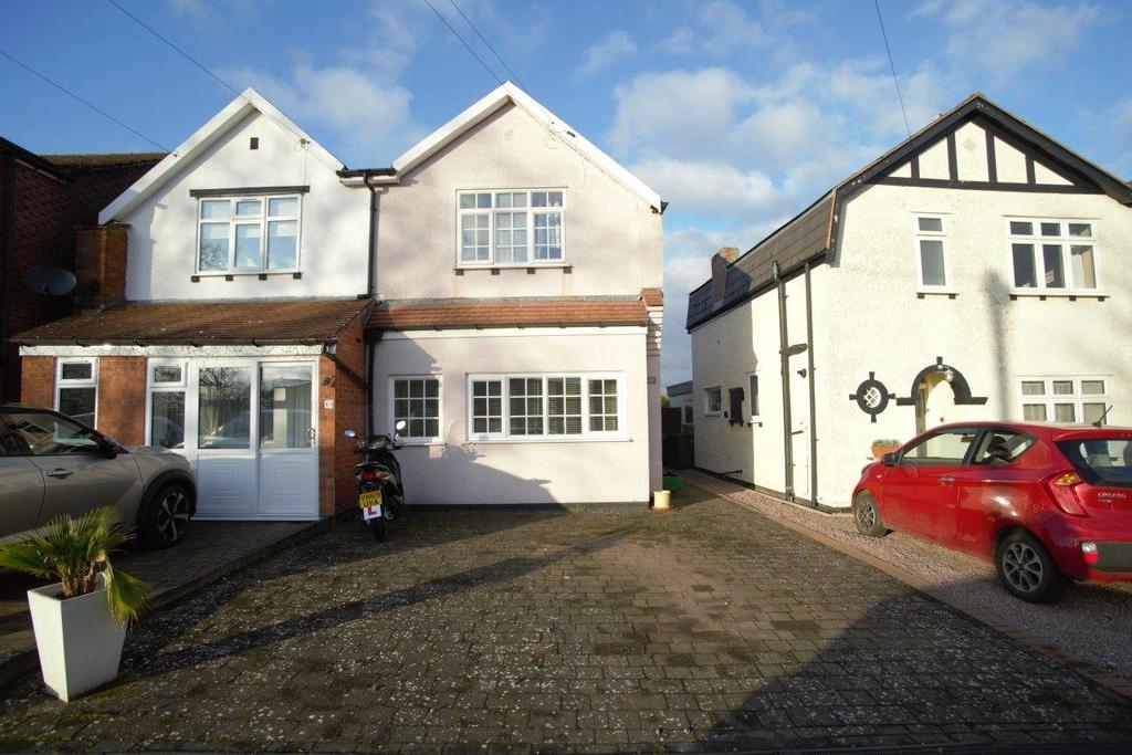 Station Road, Alvechurch, Birmingham... 2 bed semidetached house £