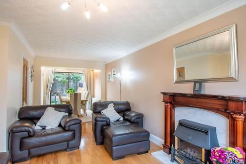 37 Cambourne Close, Adwick Le Street, Doncaster, DN6 7DB
