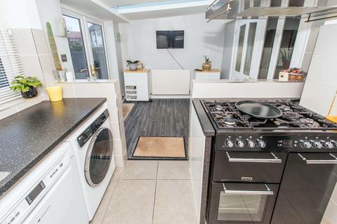 57 Stanley Square, Carshalton, SM5 4LX