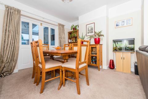 57 Stanley Square, Carshalton, SM5 4LX