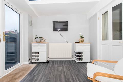 57 Stanley Square, Carshalton, SM5 4LX