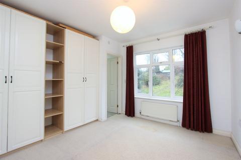 47 Rickman Hill, Coulsdon, CR5 3DT