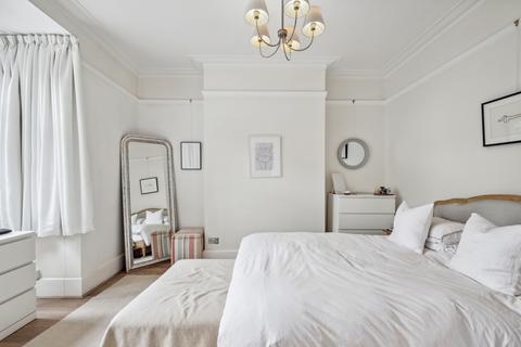 2 bedroom flat to rent, Clavering Avenue, Barnes, London