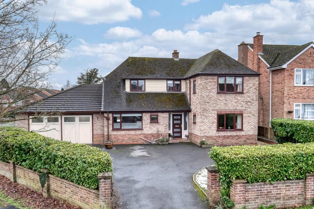 Firlands Close, Fernhill Heath, Worcester, WR3 7UN 4 bed detached house