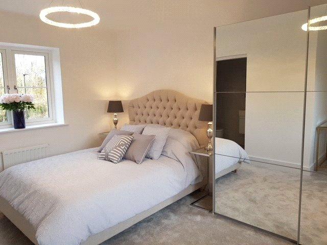 Exbury Master Bed