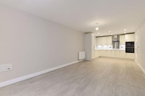 2 bedroom apartment to rent, Croft Road, Godalming GU7