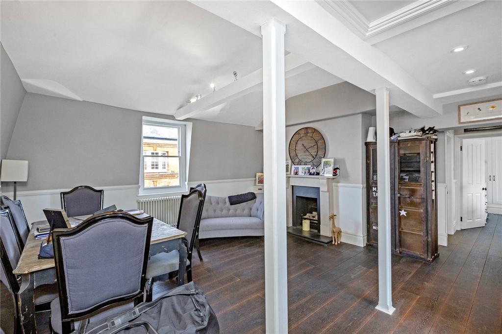 Smith Street, Chelsea 2 bed terraced house £2,999 pcm (£692 pw)