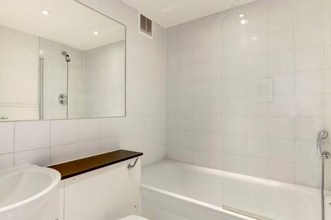 2 bedroom flat to rent, Fulham Road, London