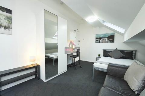 Studio to rent, Gildabrook Road, Salford, Manchester