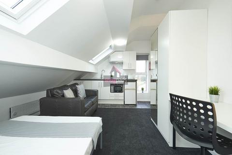Studio to rent, Gildabrook Road, Salford, Manchester