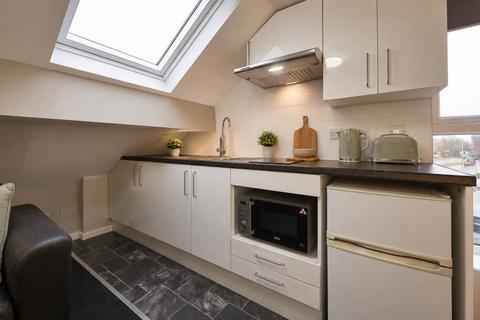 Studio to rent, Gildabrook Road, Salford, Manchester
