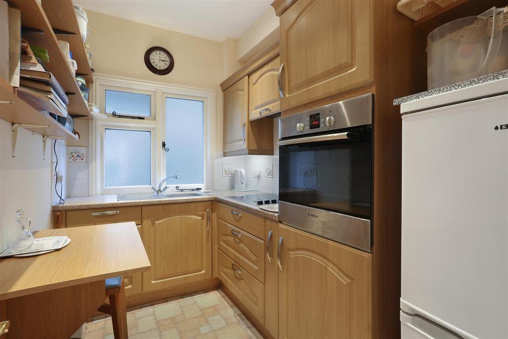485527391 - 87 Carshalton Park Road, SM5 13.jpg