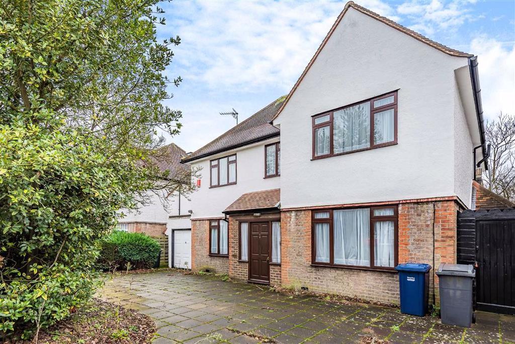 Flower Lane, Mill Hill 5 bed detached house £1,295,000