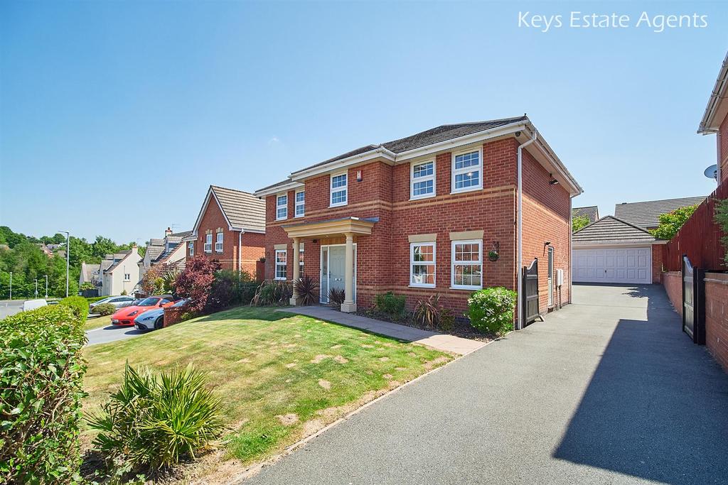 Chillington Way, Norton Park, StokeOnTrent 4 bed detached house £