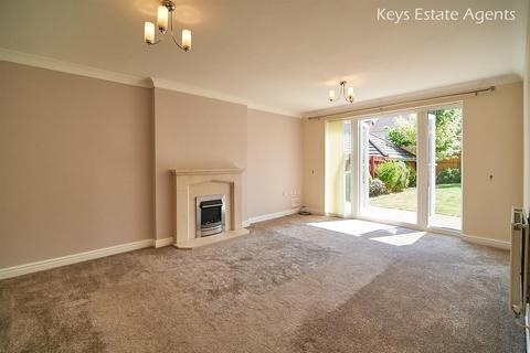 68 Chillington Way, Stoke-on-trent, ST6 8GA