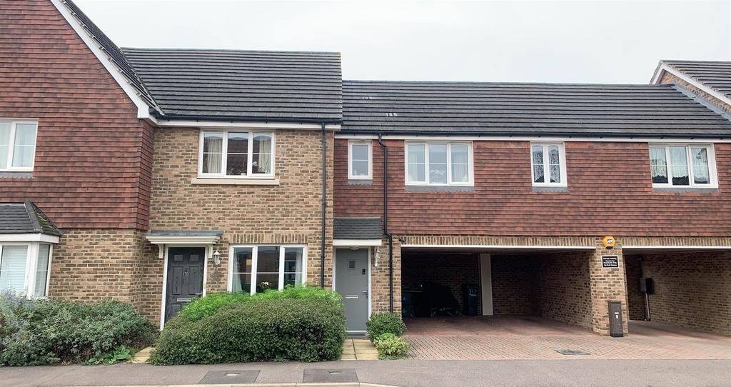 Aldermere Avenue, Cheshunt, Waltham Cross 2 bed coach house £299,995