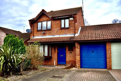 16 Hidcote Close, Northampton, NN4 0XQ