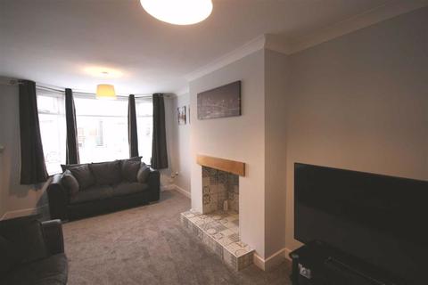 17 Thackeray Grove, Droylsden, Manchester, M43 7NB