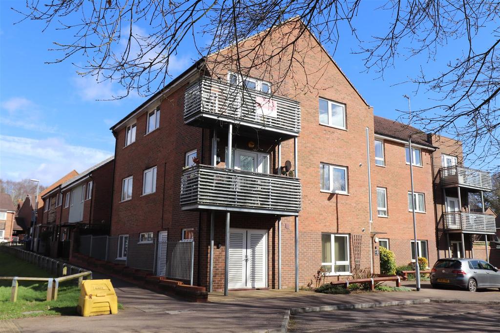 Mandarin Street, Northampton 2 bed flat £170,000