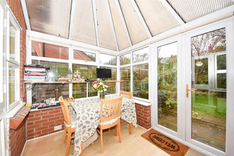 35 Austin Edwards Drive, Warwick, CV34 5GW