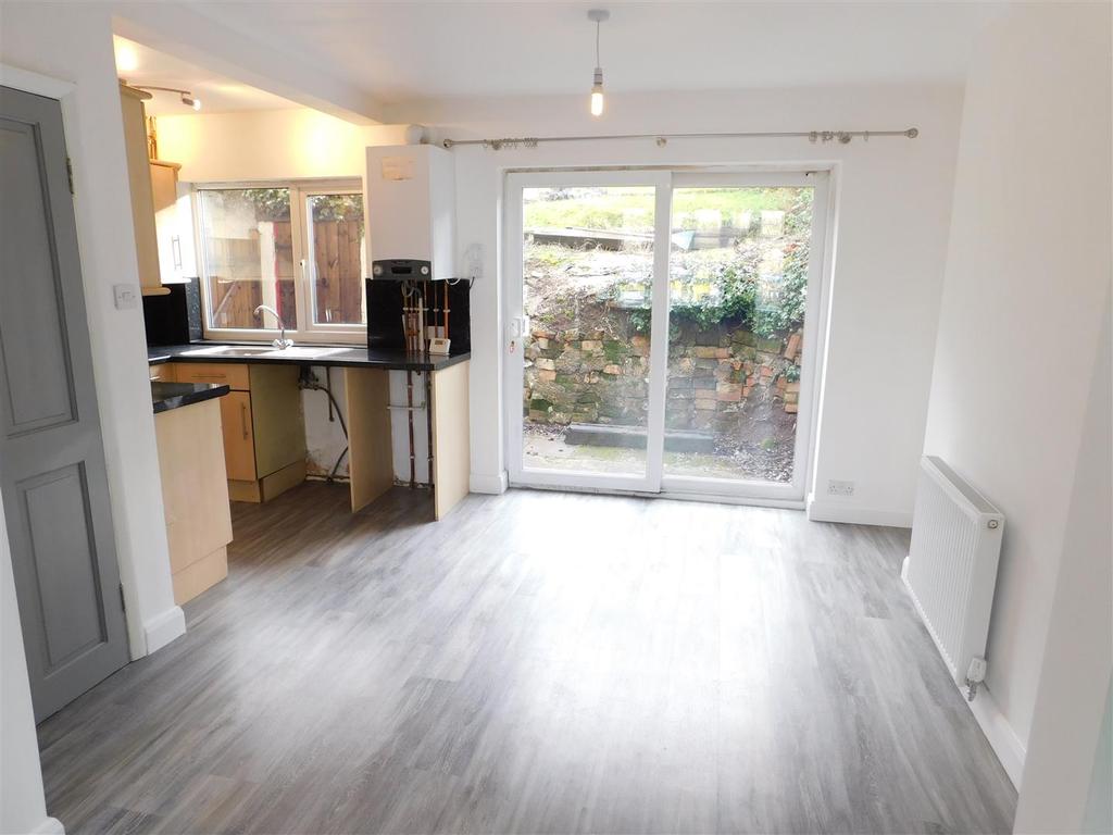 Broadwaters Drive, Kidderminster 3 bed terraced house £180,000