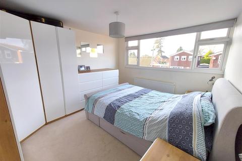 22 Burlish Close, Stourport-on-severn, DY13 8XN