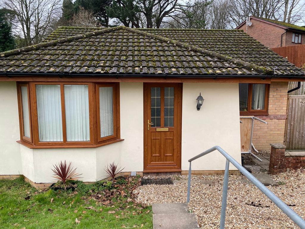 Llys Westfa, Swiss Valley, Llanelli 2 bed bungalow £750 pcm (£173 pw)