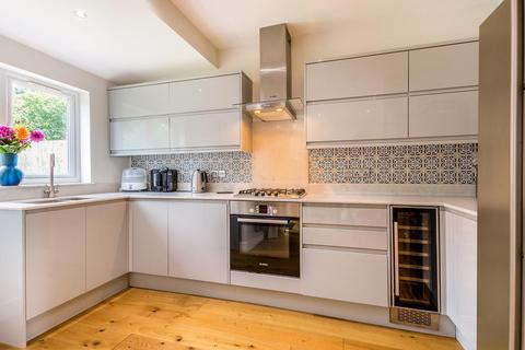 8 Rockhampton Close, London, SE27 0NG