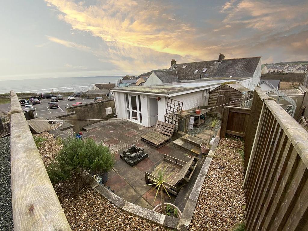 10 Marine Road, Broad Haven, SA62 3JR 3 bed flat £230,000