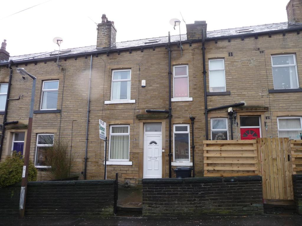 Catherine Street, Elland 2 bed terraced house £475 pcm (£110 pw)