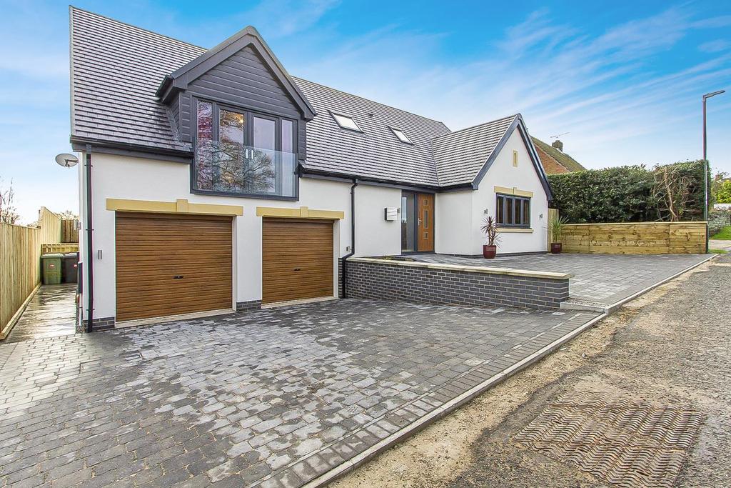 Longedge Lane, Wingerworth, Chesterfield 4 bed detached house £550,000