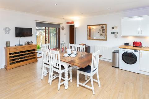 26 Hatton Road, Luncarty, Perth, PH1 3UZ