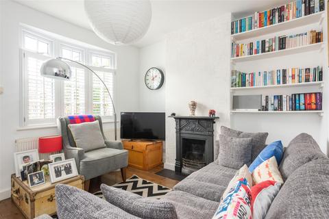 25 School Road, East Molesey, KT8 0DN