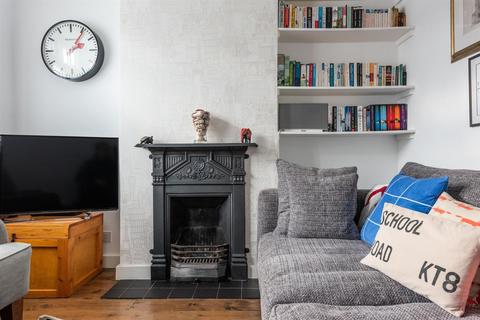 25 School Road, East Molesey, KT8 0DN