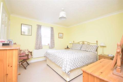 12 Farjeon Close, Ledbury, HR8 2FU
