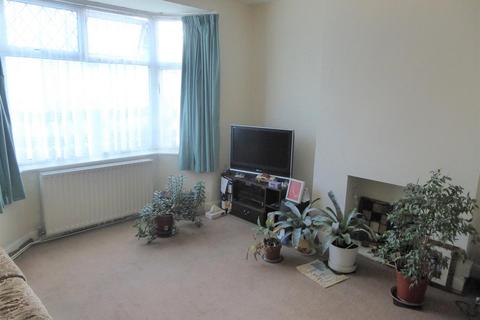 12 Granville Avenue, Hounslow, TW3 3TF