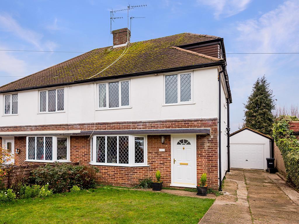 Chapel Way, Epsom 4 bed semidetached house £600,000
