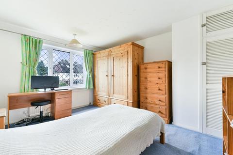 121 Chapel Way, Epsom, KT18 5TB